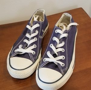 Converse Low Tops - Chuck Taylors - Size 5
